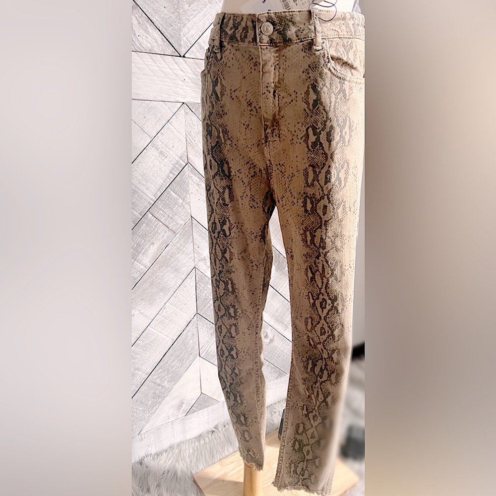 ZARA NET FADE OUT SNAKESKIN HIGH WAIST STREtCH JEANS.   SIZE 42=10 - Picture 3 of 9